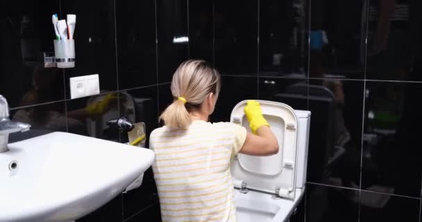 Woman Yellow Rubber Gloves Cleans Toilet Toilet Cleaning Plumbing Cleaning — Stock video