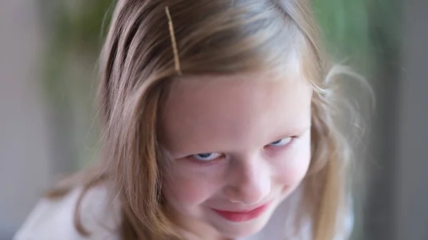 Emotion Sly Little Girl Looks Her Eyes Girl Child Slyly — Stock Fotó