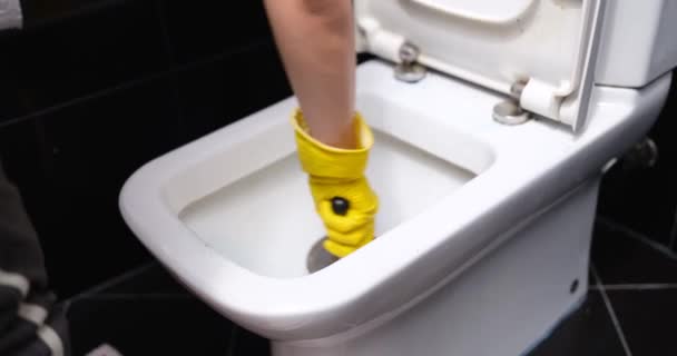 Housewife Yellow Gloves Washes White Toilet Bowl Brush Home Hygiene — Vídeo de Stock