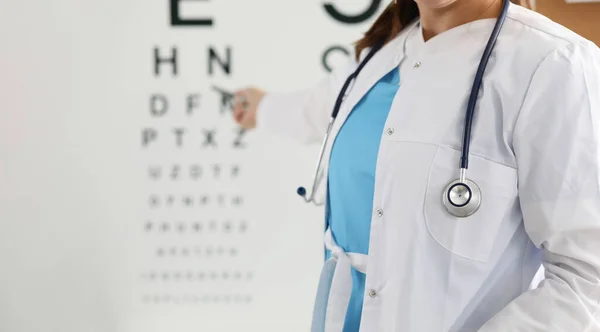 Ophthalmologist Standing Background Table Measuring Vision Closeup Vision Check Ophthalmological — Stockfoto