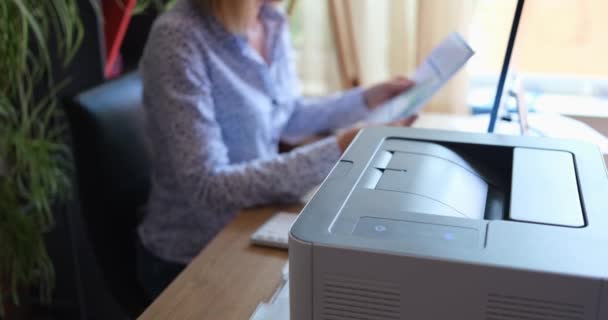 Laser Printer Accountants Desk Close Shallow Focus Workspace Financier Woman — Video