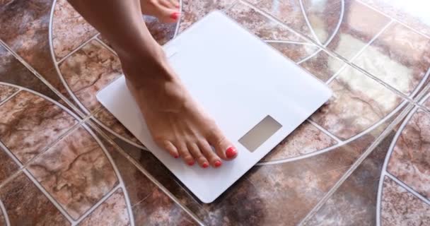 Womens Bare Feet Floor Electronic Scales Close Daily Weight Control — Stock video