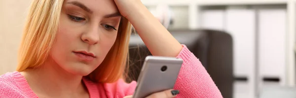 Sad Woman Looks Smartphone Screen Breakup Chatting Concept — Fotografia de Stock