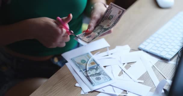 Counterfeiter Woman Cuts Dollar Bills Scissors Table Closeup Concept Counterfeit — Αρχείο Βίντεο