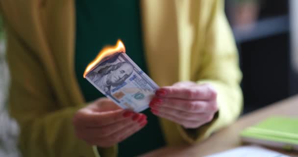 Burning One Hundred Dollar Bill Female Hands Burning Money Concept — 图库视频影像