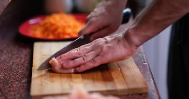 Juicy Fresh Chicken Fillet Cutting Board Male Hands Cut Tender — Vídeos de Stock