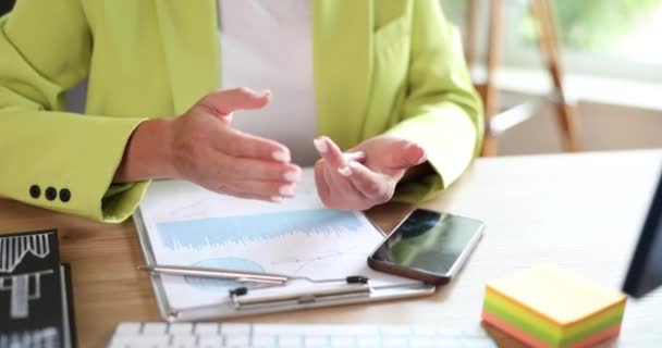 Business Woman Counts Numbers Document Sums Fingers Closeup Accounting Concept — Video Stock