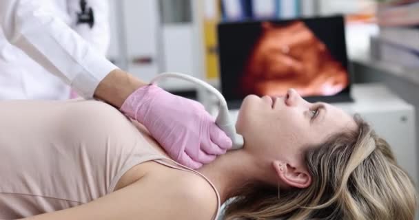 Young Woman Neck Ultrasound Close Medical Equipment Ultrasound Scanning Thyroid — 图库视频影像