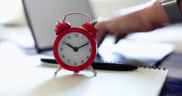 Trabalhador Escritório Trabalhando Duro Observando Gestão Tempo Agenda Dia Planejamento — Vídeo de Stock
