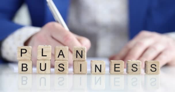 Hombre Negocios Está Escribiendo Concepto Plan Negocios Desarrollo Empresas Estrategia — Vídeo de stock