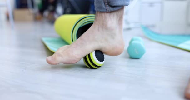 Myofascial Relaxation Hypermobile Muscles Foot Massage Ball Prevention Leg Fatigue — Stock Video