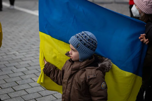 Berlin Germany February 2022 Demonstration Front Brandenburg Gate Support Ukraine — Stock Photo, Image