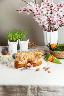 Kolombiya - geleneksel İtalyan paskalya güvercini keki, jöleli, badem ezmeli