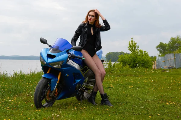 Young Woman Red Hair Wearing Black Leather Jacket Blue Sports — Stock Photo, Image