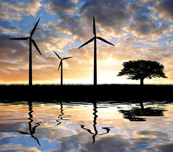 Turbinas eólicas com árvore — Fotografia de Stock