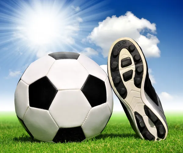 Soccer ball and shoes — Stock Photo, Image