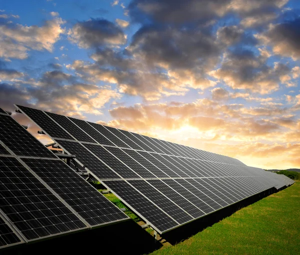 Paneles de energía solar — Foto de Stock