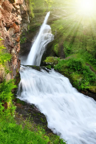 Vattenfall av cavalese — Stockfoto