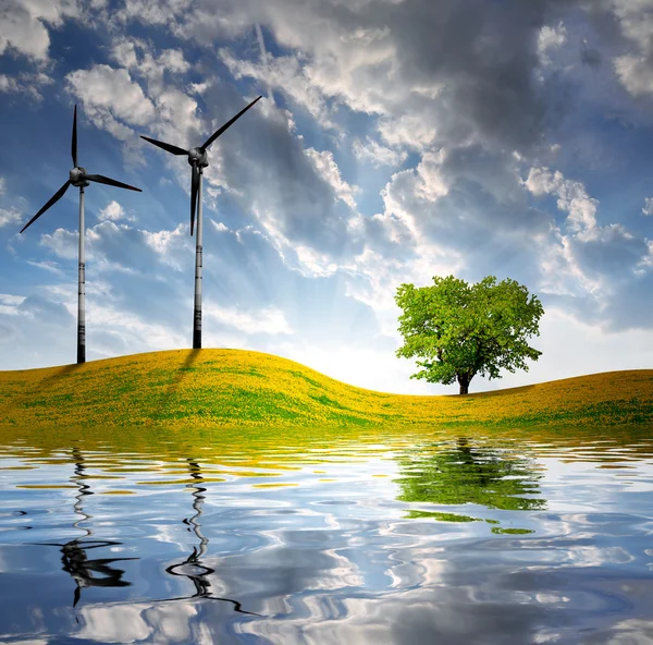 Весенний пейзаж с ветряной турбиной — стоковое фото