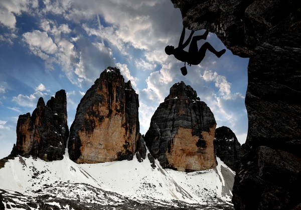 Escaladores en los Alpes Dolomitas, Tre cime di Lavaredo, Italia — Foto de Stock