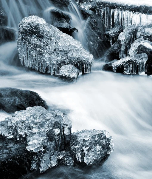 Winter creek — Stockfoto