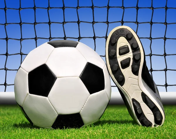 Fußball und Schuhe — Stockfoto