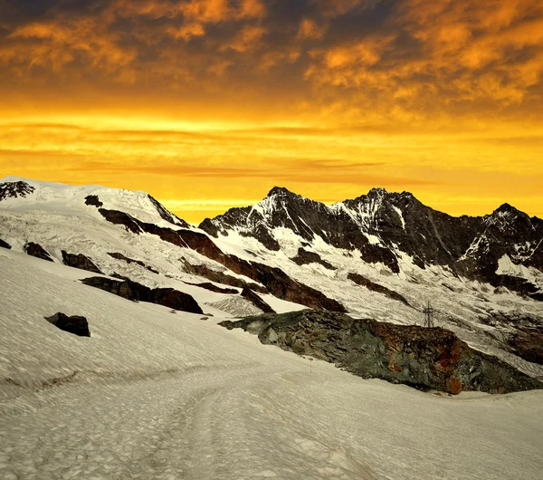 Alphubel, dom ve taschhorn — Stok fotoğraf