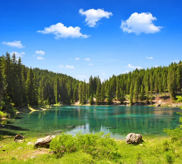 Carezza lake — Stockfoto