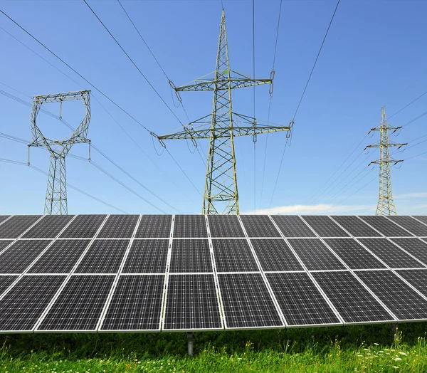 Paneles de energía solar — Foto de Stock