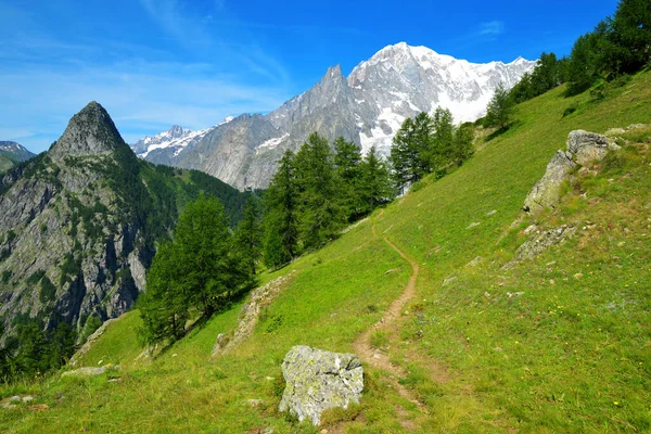 阳光明媚的白朗峰 比安科山 山脉景色 意大利Aosta山谷 — 图库照片