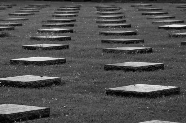 Zwart-wit impressie van Tyne Cot begraafplaats — Stockfoto