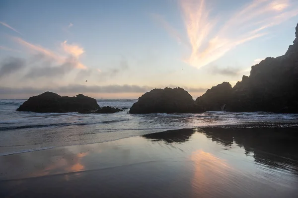 Beleza imaculada em Pfeiffer Beach — Fotografia de Stock