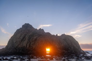 Anahtar deliği Arch Pfeiffer Beach
