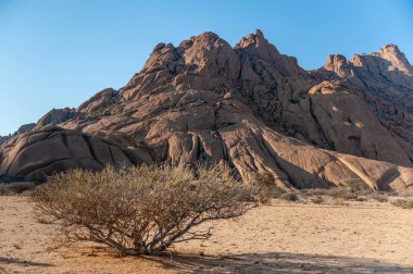 Gün batımında Spitzkoppe