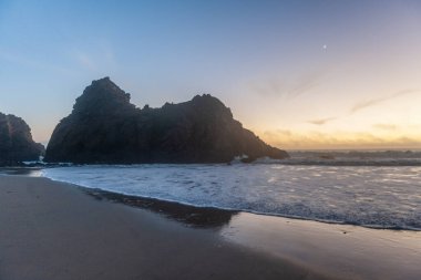 Pfeiffer plajında gün batımı