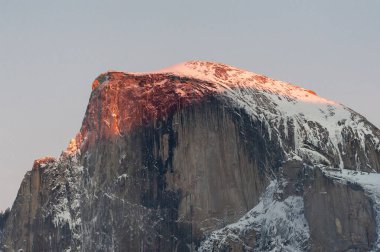 Yosemite 'deki son güneş ışığı