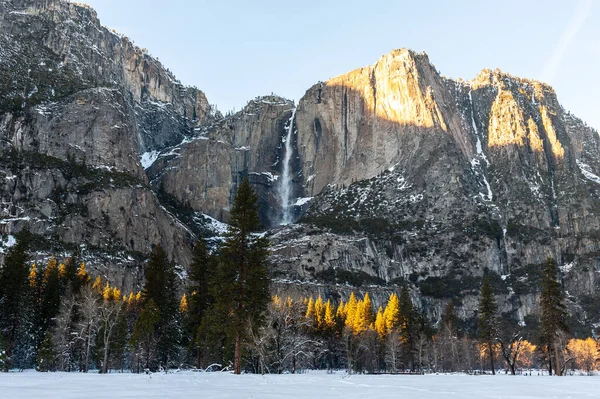 Yosemite Falls Golden Hour Bright January Morning Passing Snowstorm — Stock Photo, Image