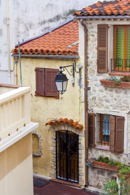 Ekim 2013 yılında cote d'azur, Fransa. eski Fransız Antibes şehir tipik görünüm