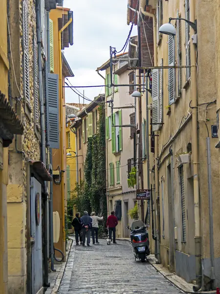 France, Cote d 'Azur, in October 2013. Типичный вид на старый французский город Антиб — стоковое фото