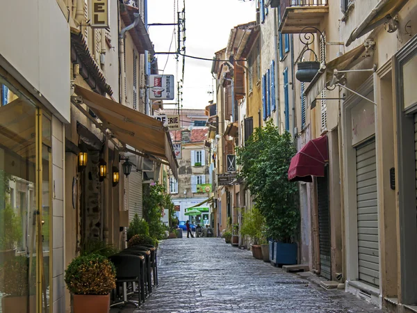 France, Cote d 'Azur, in October 2013. Типичные архитектурные детали старого французского города Антиб — стоковое фото