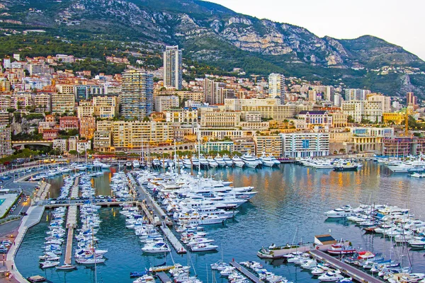 The Principality of Monaco. Evening view of the port and residential area — Stock Photo, Image