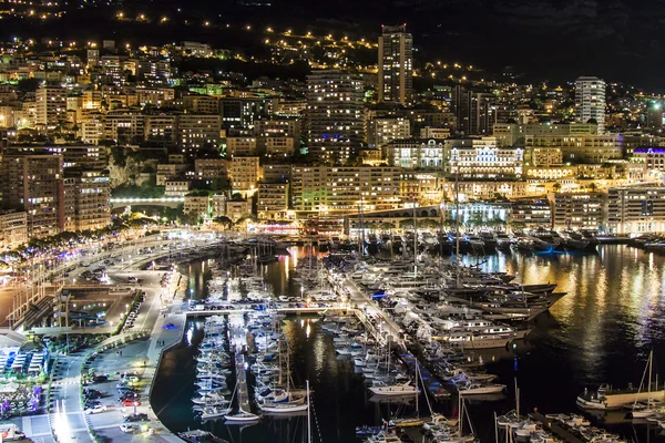 Mónaco. Vista noturna das casas e da baía  . — Fotografia de Stock