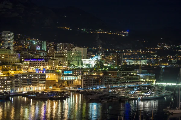 Mónaco. Vista noturna das casas e da baía  . — Fotografia de Stock