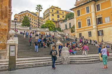 Roma, İtalya. İspanyol adımlar üzerinde turist