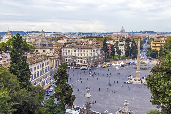 Rome, Włochy. Widok placu piazza del Popolo, z punktu widzenia wysokiej — Zdjęcie stockowe