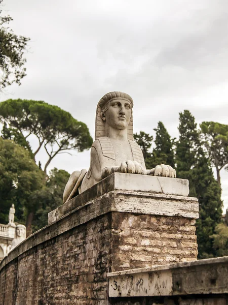 Roma, İtalya. kentsel ortamda heykel — Stok fotoğraf