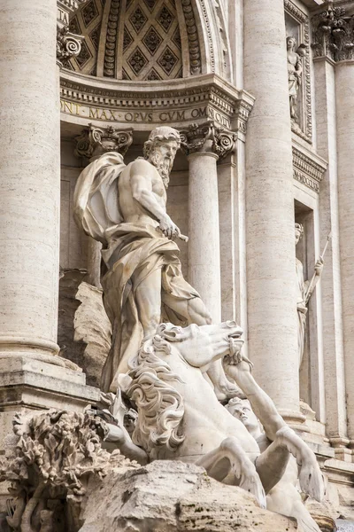 Roma, Italia. La famosa Fuente de Trevi —  Fotos de Stock