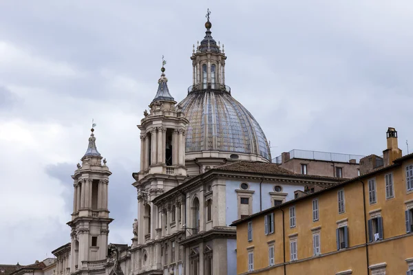 Rom, Italien. typiska arkitektoniska detaljer av byggnader i den historiska staden — Stockfoto