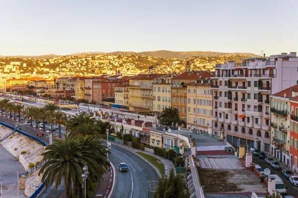 Francia, Niza, 11 de octubre de 2013. English Promenade en el sol de la mañana — Foto de Stock