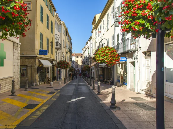 France , Antibes, October 12, 2013 . A typical urban view — Stock Photo, Image